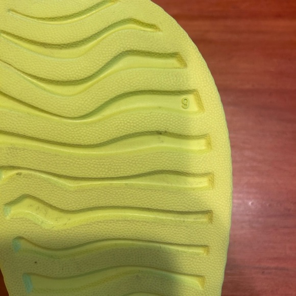 Reef Women's Water Xslide Lime Size 9. Beach Neon - Picture 8 of 8